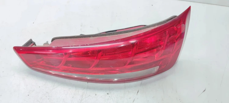 LAMPA PRAWY TYŁ AUDI Q3 8U 8U0945094 ZWYKŁA NA ŻARÓWKI