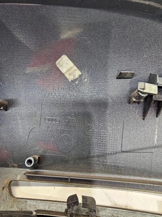OBUDOWA LUSTERKA PRAWA AUDI A4 B8 A3 8P LIFT 8K0857528D LY7E
