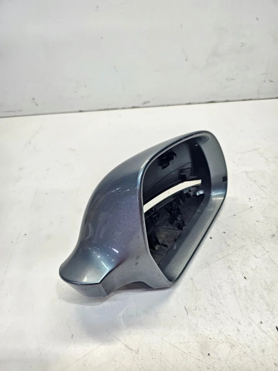 OBUDOWA LUSTERKA PRAWA AUDI A4 B8 A3 8P LIFT 8K0857528D LY7E