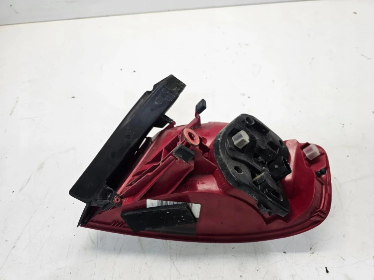 LAMPA LEWY TYŁ W BŁOTNIK AUDI A4 B8 8K5945095K LED NA CZĘŚCI