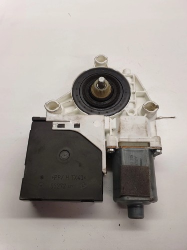 SILNICZEK SZYBY PRAWY AUDI A3 8P LIFT 8P0959802H