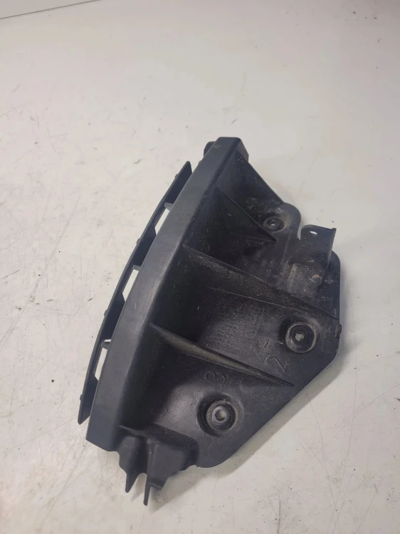 ŚLIZG ZDERZAKA LEWY TYŁ AUDI A3 8P LIFT 8P3807393