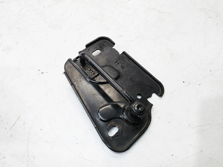ZAMEK MASKI RYGIEL PRAWY AUDI A3 8V 8V0823186B