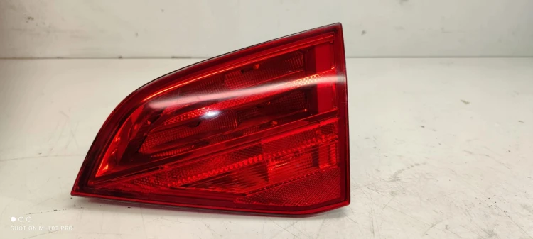 LAMPA PRAWY TYŁ W KLAPĘ ZWYKŁA AUDI A4 B8 KOMBI AVANT 8K9945094