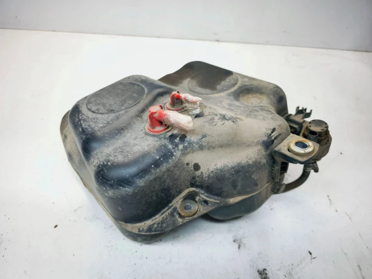 ZBIORNIK PALIWA PŁYNU ADBLUE AUDI A4 B8 A5 8T 2.0 TDI 8K0131878F