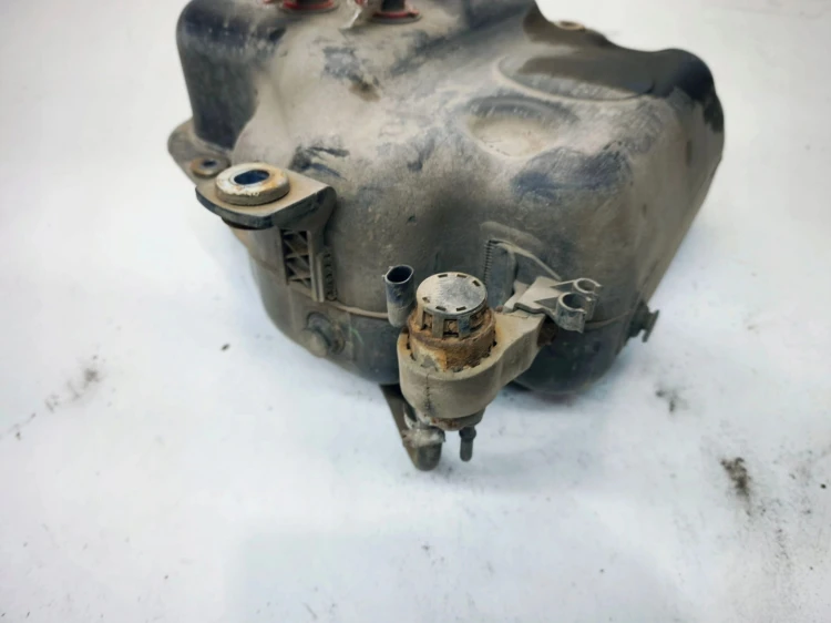 ZBIORNIK PALIWA PŁYNU ADBLUE AUDI A4 B8 A5 8T 2.0 TDI 8K0131878F