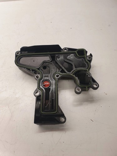 ODDZIELACZ OLEJU AUDI A4 A5 A6 VW 06H103495AK
