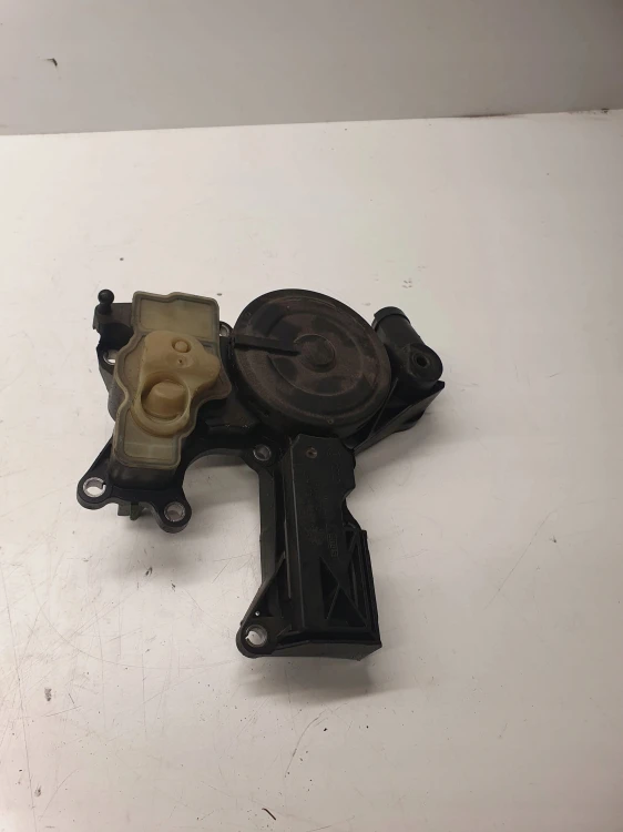 ODDZIELACZ OLEJU AUDI A4 A5 A6 VW 06H103495AK
