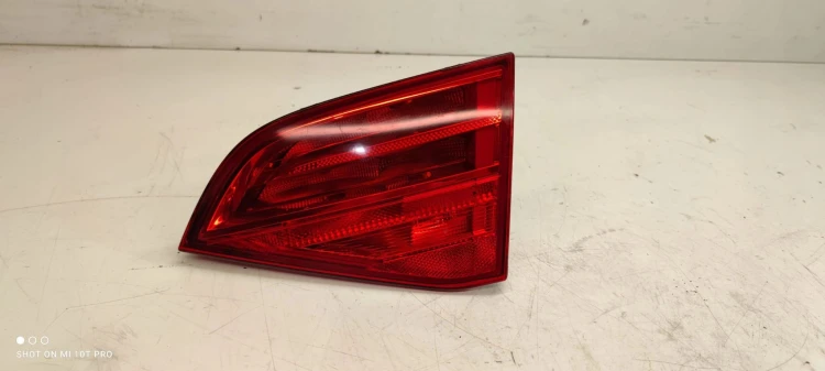 LAMPA PRAWY TYŁ W KLAPĘ ZWYKŁA AUDI A4 B8 KOMBI AVANT 8K9945094