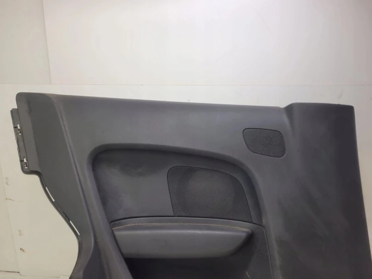 BOCZEK WNĘTRZA LEWY TYŁ AUDI A1 8X3867035