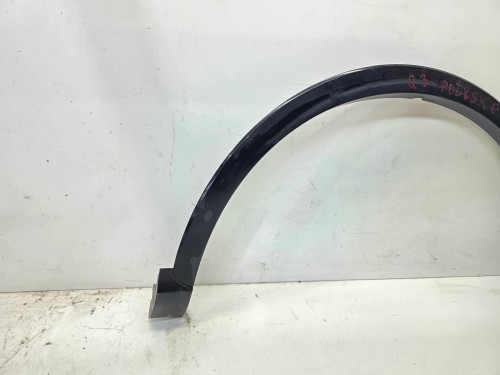 LISTWA BŁOTNIKA PRAWY TYŁ AUDI Q3 8U 8U0853818A CZARNY POŁYSK