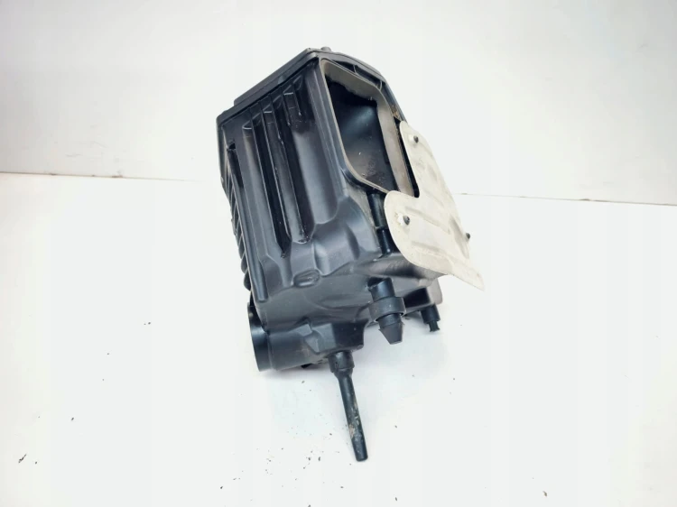 OBUDOWA FILTRA POWIETRZA AUDI A4 B9 A5 8W 2.0 TDI 8W0133837D 8W0133835D