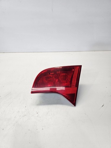 LAMPA PRAWY TYŁ W KLAPĘ AUDI A4 B7 AVANT 8E9945094