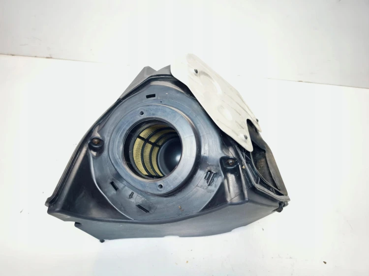 OBUDOWA FILTRA POWIETRZA AUDI A4 B9 A5 8W 2.0 TDI 8W0133837D 8W0133835D