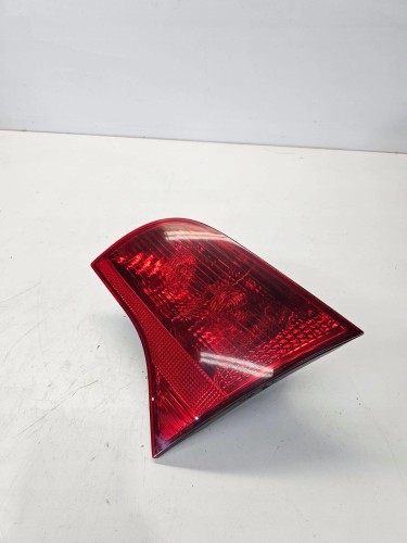 LAMPA PRAWY TYŁ W KLAPĘ AUDI A4 B7 AVANT 8E9945094