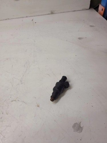 WTRYSK WTRYSKIWACZ AUDI VW SEAT 1.8 T 06A906031