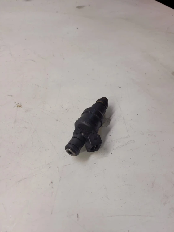 WTRYSK WTRYSKIWACZ AUDI VW SEAT 1.8 T 06A906031