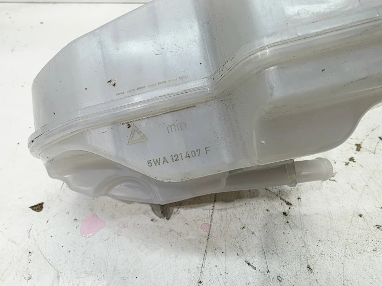 ZBIORNIK WYRÓWNAWCZY PŁYNU AUDI A3 8Y VOLKSWAGEN SEAT SKODA 5WA121407F
