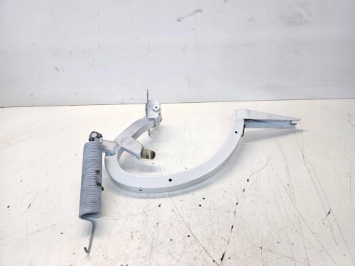 ZAWIAS KLAPY LEWY TYŁ AUDI A4 B9 SEADN 8W5827305A