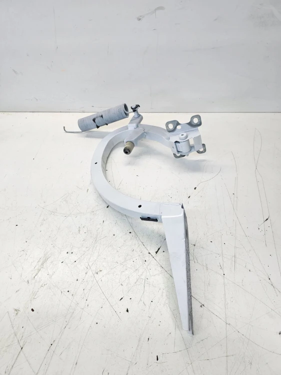 ZAWIAS KLAPY LEWY TYŁ AUDI A4 B9 SEADN 8W5827305A