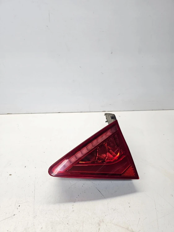 LAMPA PRAWY TYŁ W KLAPĘ LED AUDI A7 4G 4G8945094