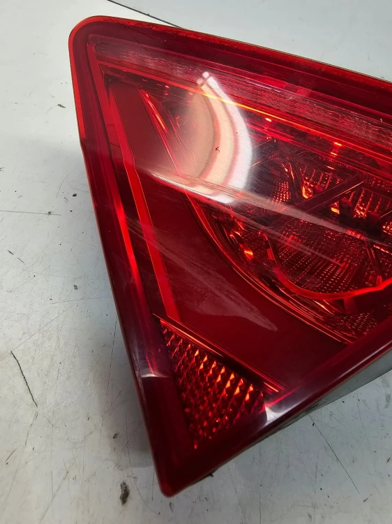 LAMPA PRAWY TYŁ W KLAPĘ LED AUDI A7 4G 4G8945094