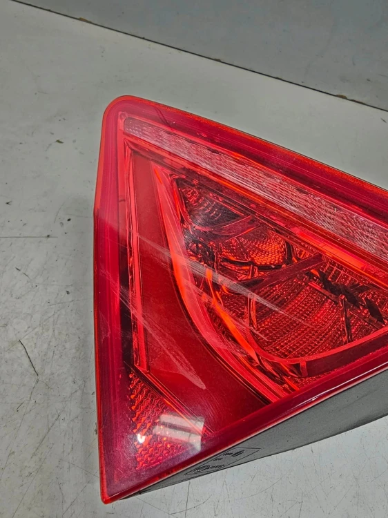 LAMPA PRAWY TYŁ W KLAPĘ LED AUDI A7 4G 4G8945094