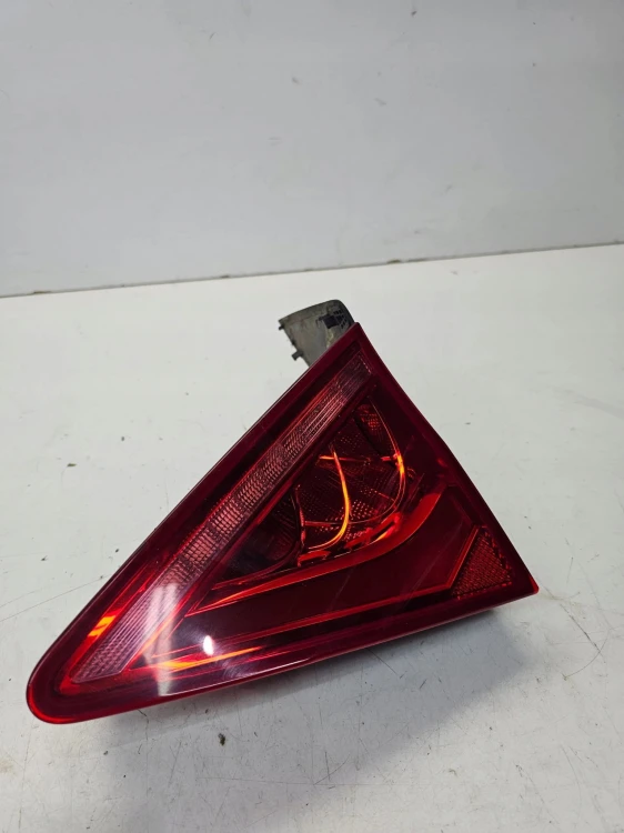 LAMPA PRAWY TYŁ W KLAPĘ LED AUDI A7 4G 4G8945094