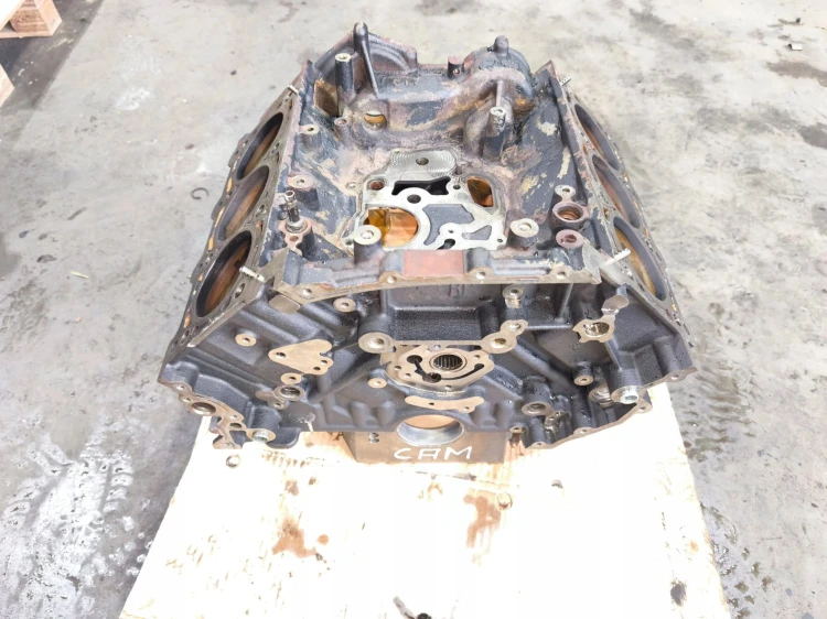 BLOK SILNIKA AUDI A4 B8 A5 8T 2.7 TDI CAM 059103021BP