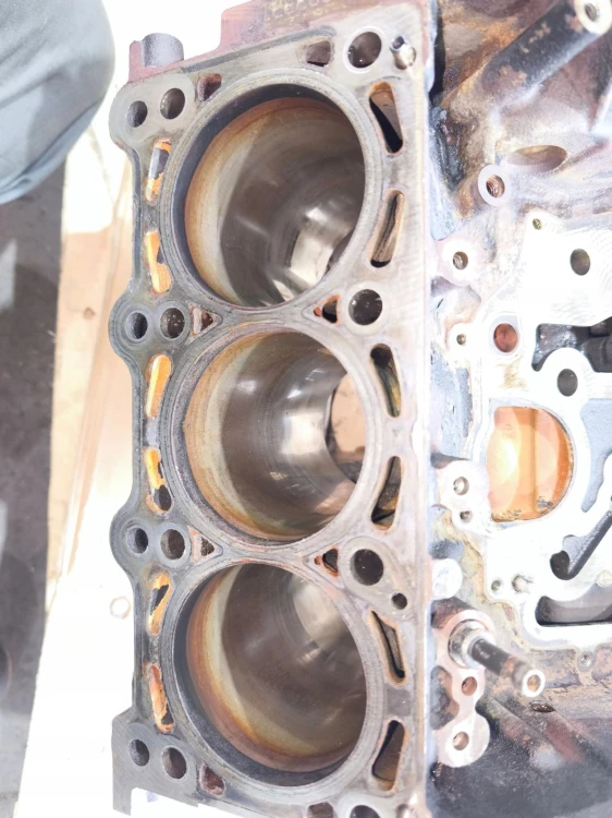 BLOK SILNIKA AUDI A4 B8 A5 8T 2.7 TDI CAM 059103021BP
