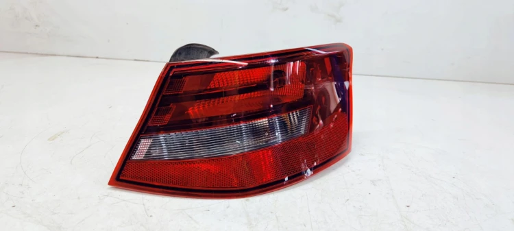 LAMPA PRAWY TYŁ AUDI A3 8V 3 DRZWI 8V3945096C