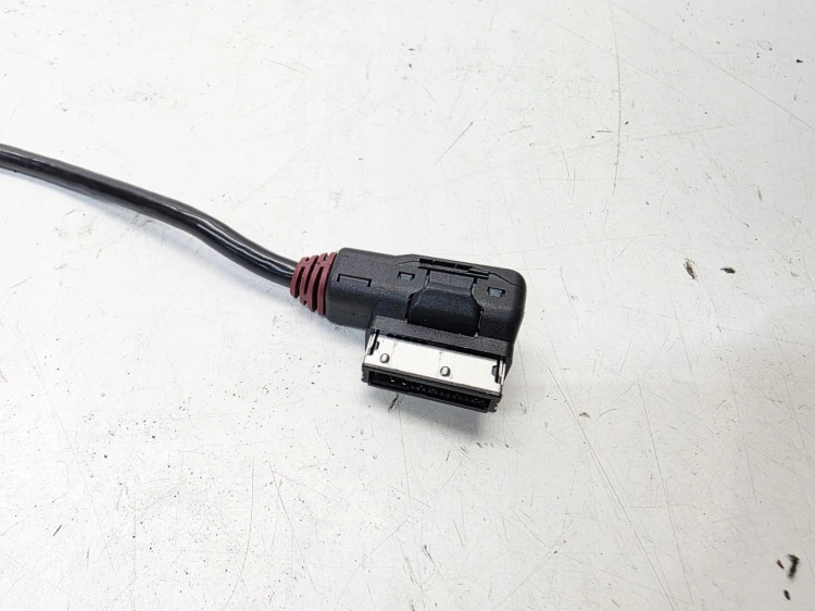 ORYGINALNY KABEL ADAPTER IPHONE MMI AUDI 4F0051510R