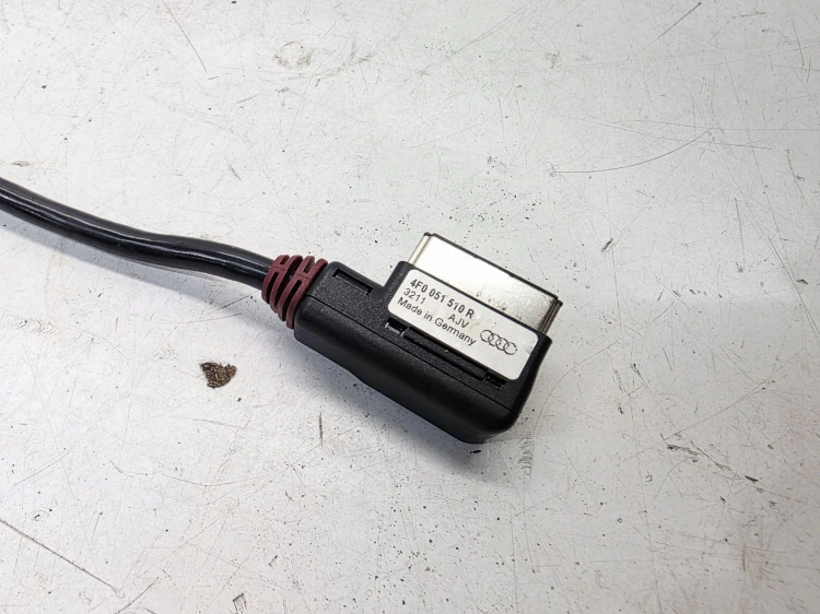 ORYGINALNY KABEL ADAPTER IPHONE MMI AUDI 4F0051510R