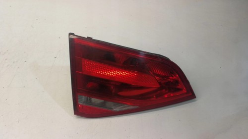LAMPA LEWY TYŁ W KLAPE AUDI A4 B8 SEDAN 8K5945093D