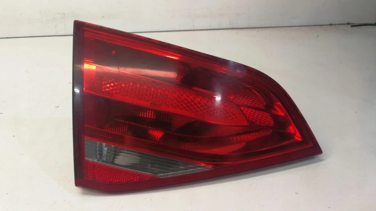 LAMPA LEWY TYŁ W KLAPE AUDI A4 B8 SEDAN 8K5945093D