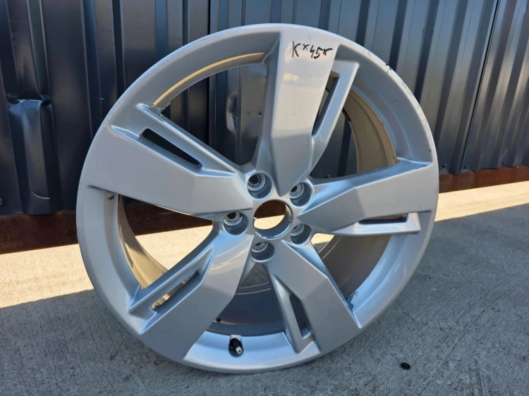 FELGA ALUMINIOWA AUDI Q5 80A FY VW SEAT SKOD 8.0J R19 ET39 80A601025D K*45*
