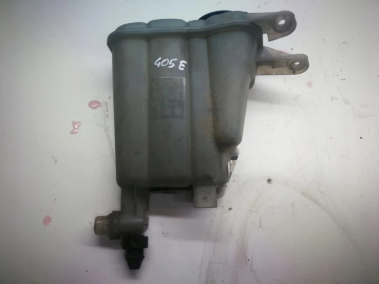 ZBIORNIK WYRÓWNAWCZY AUDI A4 B8 A5 Q5 8K0121405E