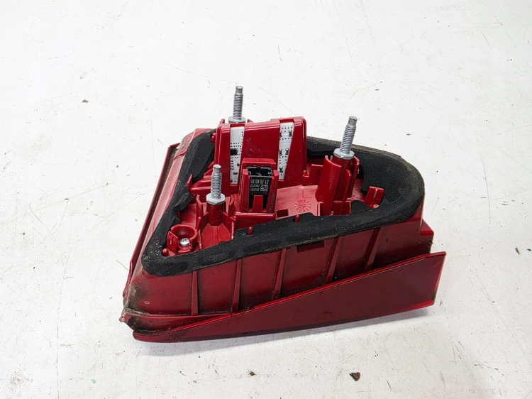 LAMPA PRAWY TYŁ Z KLAPY LED AUDI A5 8T LIFT 8T0945094C USZKODZONA