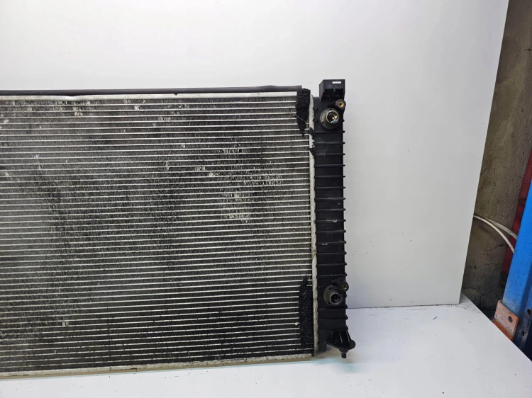 CHŁODNICA WODY 2.0 TDI AUDI A6 C6 4F0121251AE