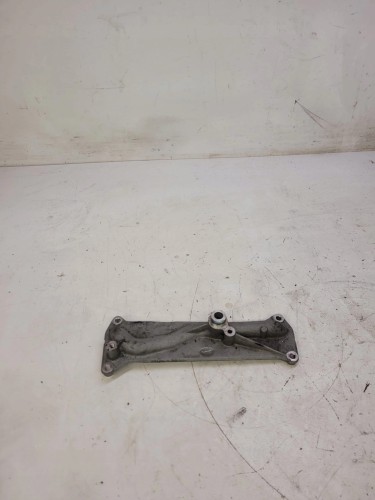 UCHWYT MOCOWANIE EGR AUDI A4 A6 Q7 3.0 059131680D