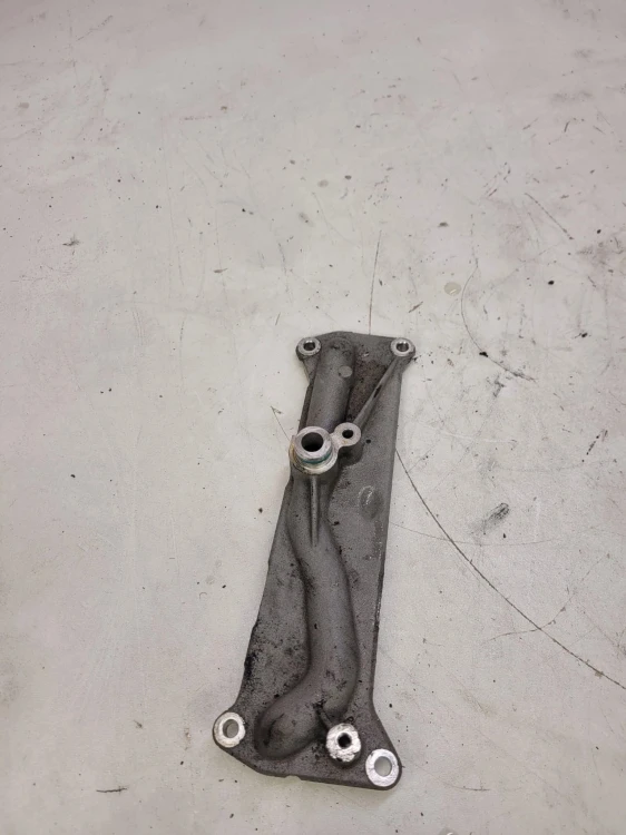 UCHWYT MOCOWANIE EGR AUDI A4 A6 Q7 3.0 059131680D