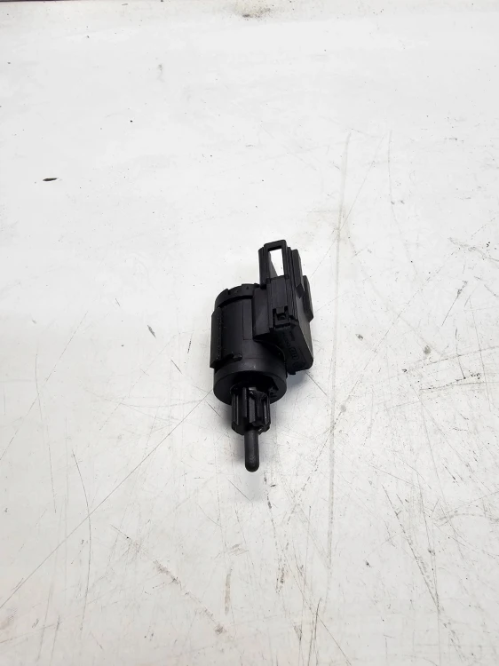 CZUJNIK HAMULCA STOP AUDI A3 A4 A5 A6 3B0945511A