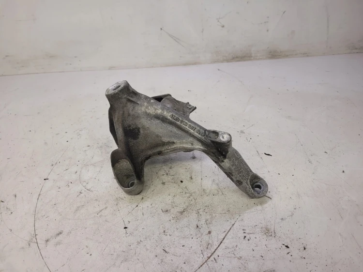 ŁAPA SILNIKA LEWA AUDI A4 B9 A5 4M0199307AD