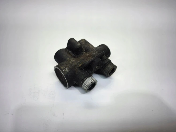 REGULATOR TEMPERATURY OLEJU AUDI Q7 4L 7L0317027A