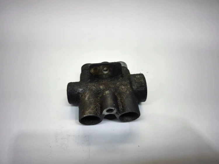 REGULATOR TEMPERATURY OLEJU AUDI Q7 4L 7L0317027A