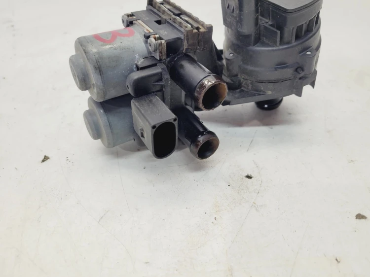 ELEKTROZAWÓR WODY AUDI A6 C6 4F1959617B ORYGINAŁ
