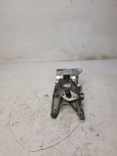 ŁAPA SILNIKA PRAWA AUDI A4 B9 A5 4M0199308AD