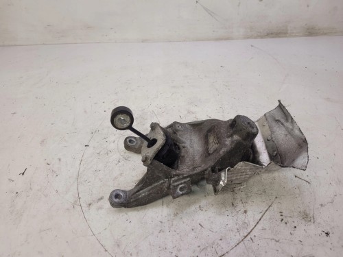 ŁAPA SILNIKA PRAWA AUDI A4 B9 A5 4M0199308AD