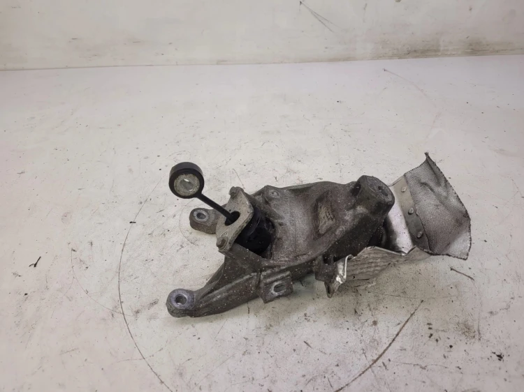 ŁAPA SILNIKA PRAWA AUDI A4 B9 A5 4M0199308AD