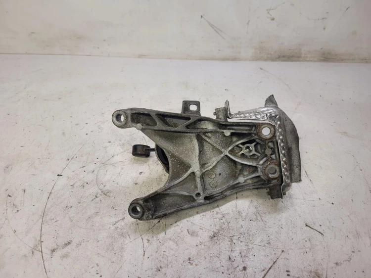 ŁAPA SILNIKA PRAWA AUDI A4 B9 A5 4M0199308AD